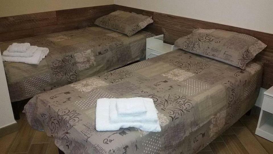 Roma Fuori Porta Bed & Breakfast ซานเชซาเรโอ ภายนอก รูปภาพ